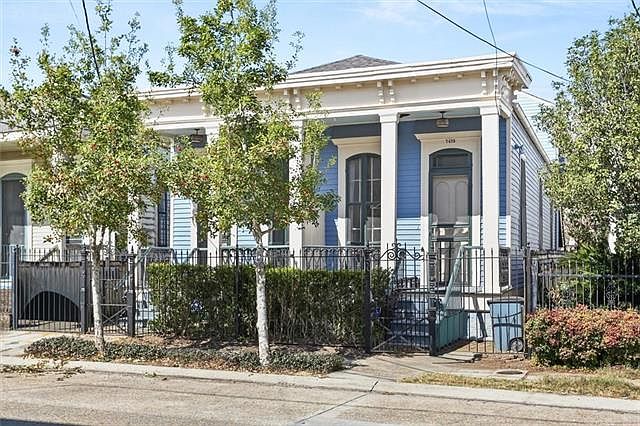 1st image of 2423 Annunciation St