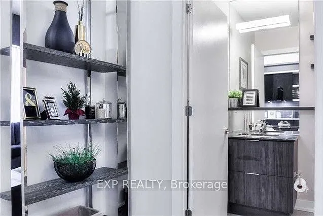 6 Parkwood Ave #201 — Photo 15