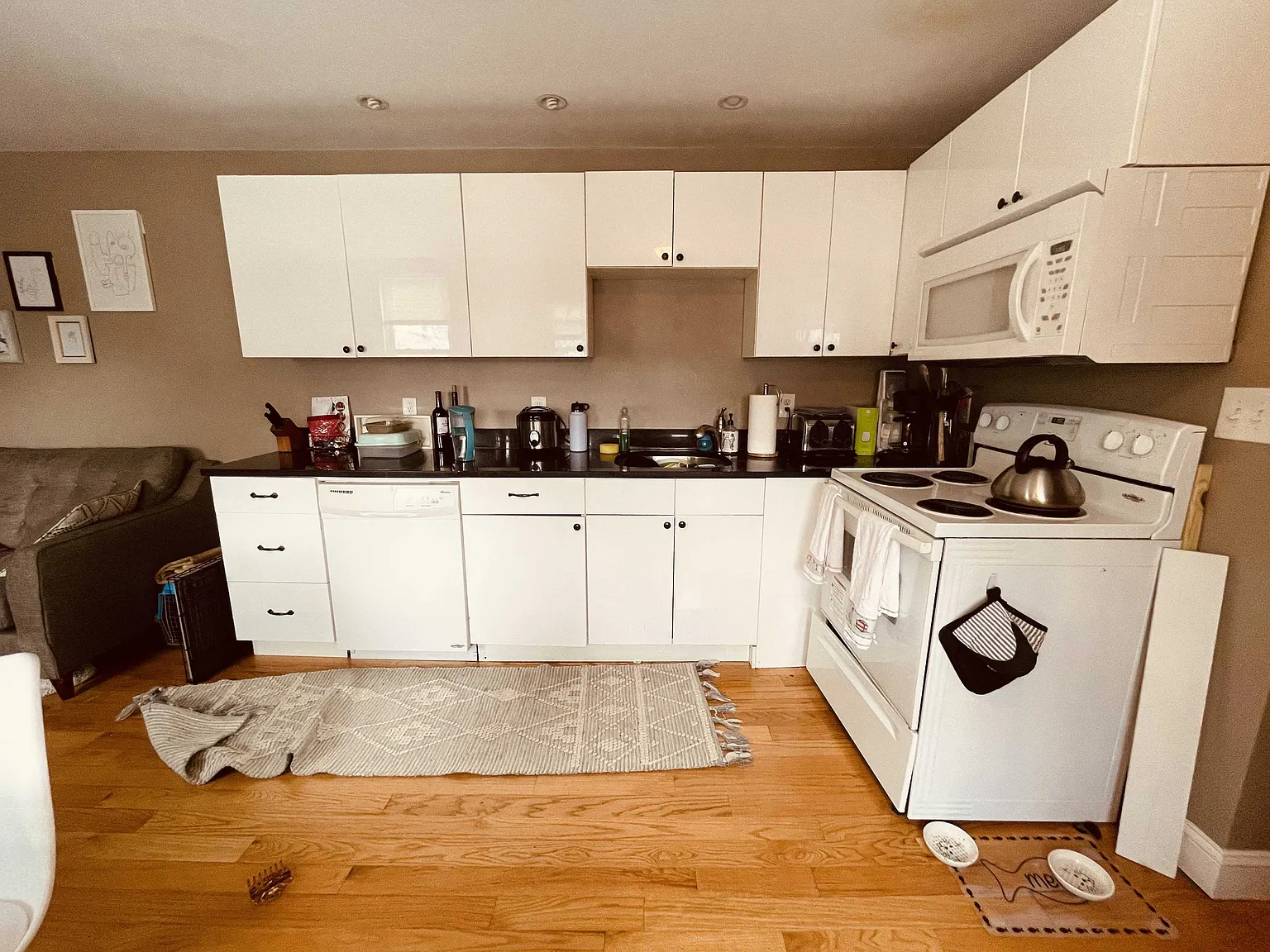 4 bed, 1.5 bath, $3,200 — Photo 3