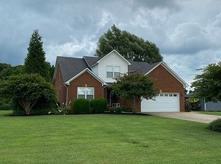 153 Country Ln, Lawrenceburg, TN 38464
