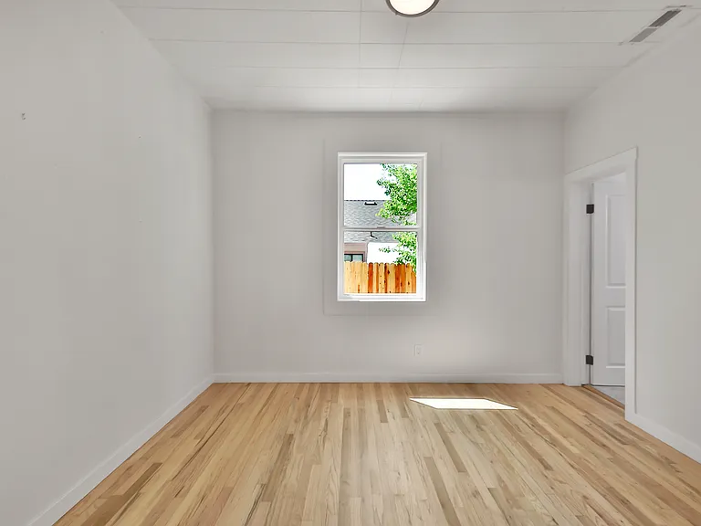 207 D St — Photo 22