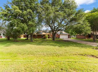 319 Anita Ln, Waxahachie, TX 75165