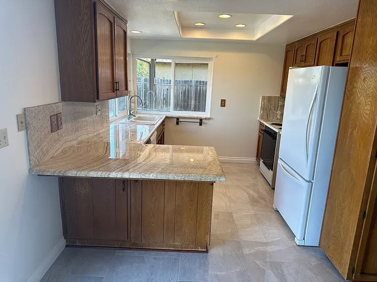 740 Highland St — Photo 24