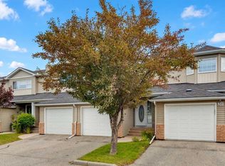 33 W Chaparral Ridge Ter SE, Calgary, AB T2X3N6