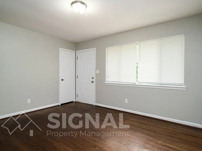 320 Argonne Dr — Photo 7