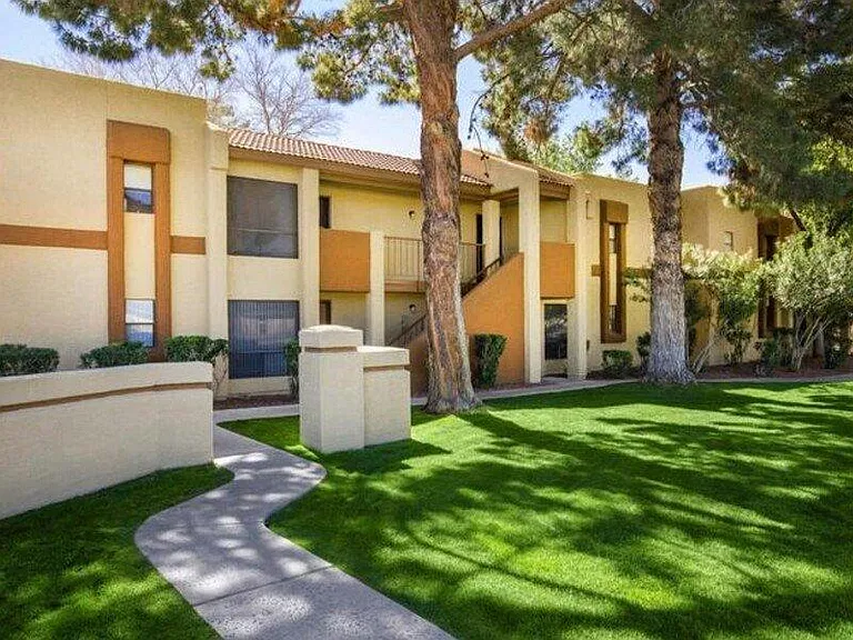 Sun Wood Apartments — Photo 32