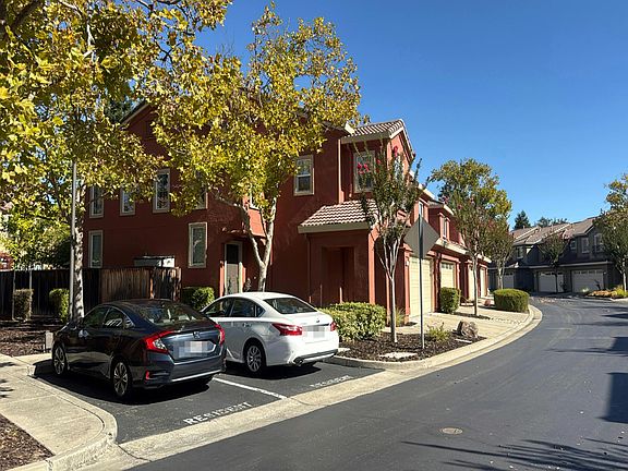 3rd image of 101 Coralflower Ln