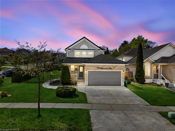 209 Briarmeadow Dr, Kitchener, ON N2A 4C5