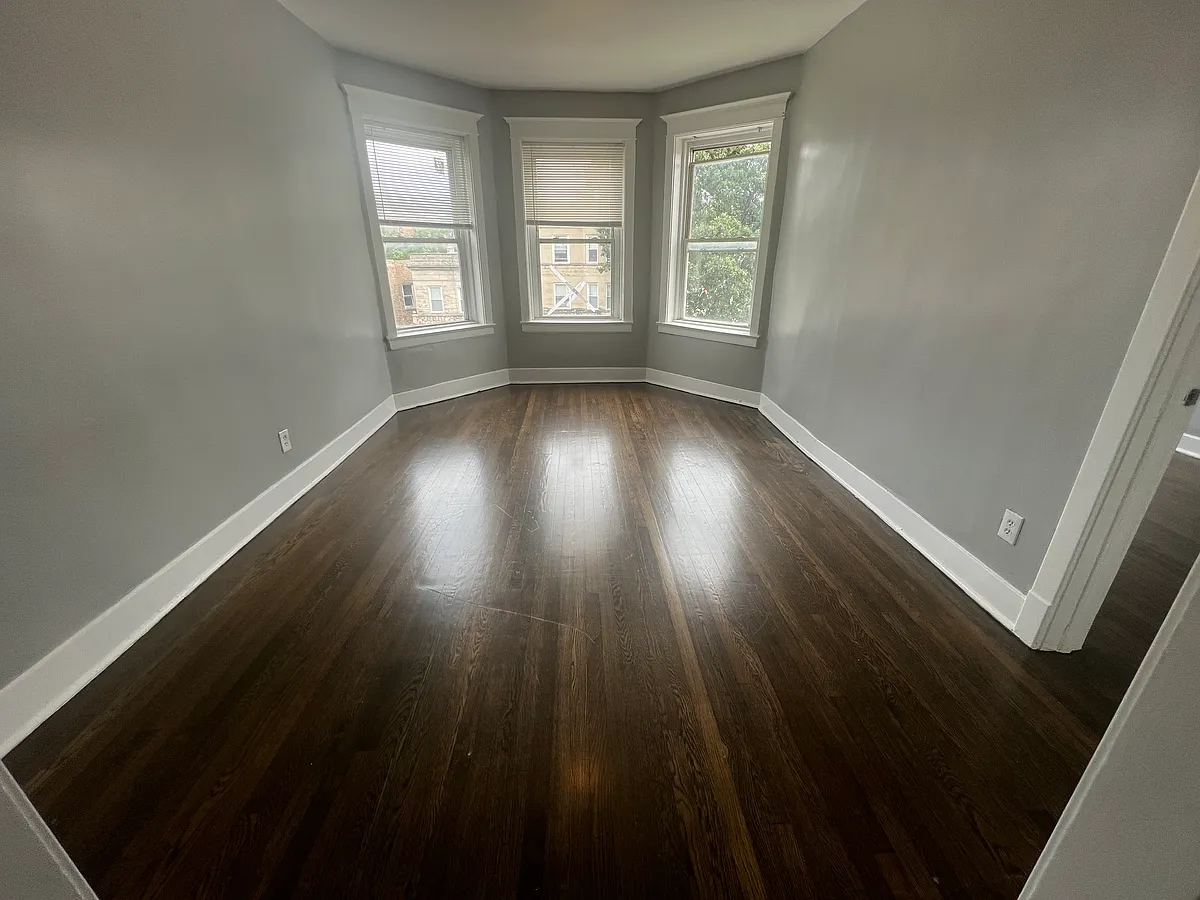 Building Photo - 6558 S Green St #3