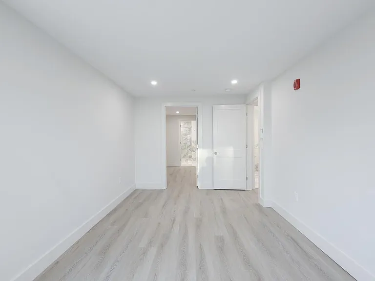 34 Knight St #106 — Photo 4