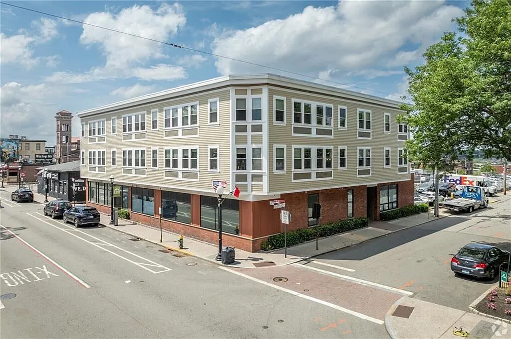 1 bed, 1.0 bath, 550 sqft, $1,850 — Photo 1