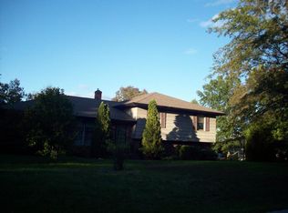 903 Remington Pl, Macon, MO 63552