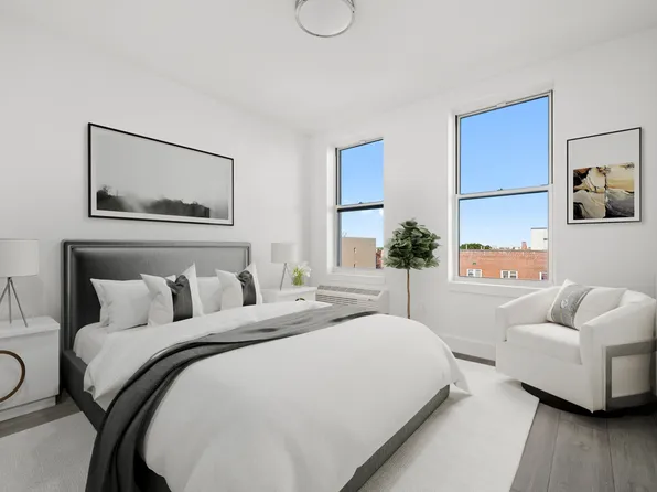 2010 Ocean Avenue image 3 of 7