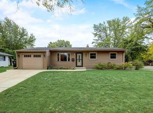 1261 Aldoro Dr, Waukesha, WI 53188