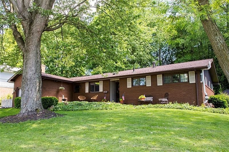 1st image of 818 Cohassett Dr