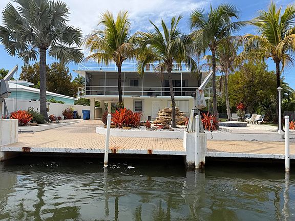 3rd image of 234 Mohawk St