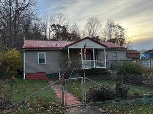 342 Oak Dr, Fayetteville, WV 25840