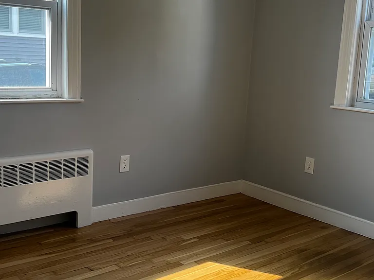 185 Suffolk Ave #2 — Photo 5