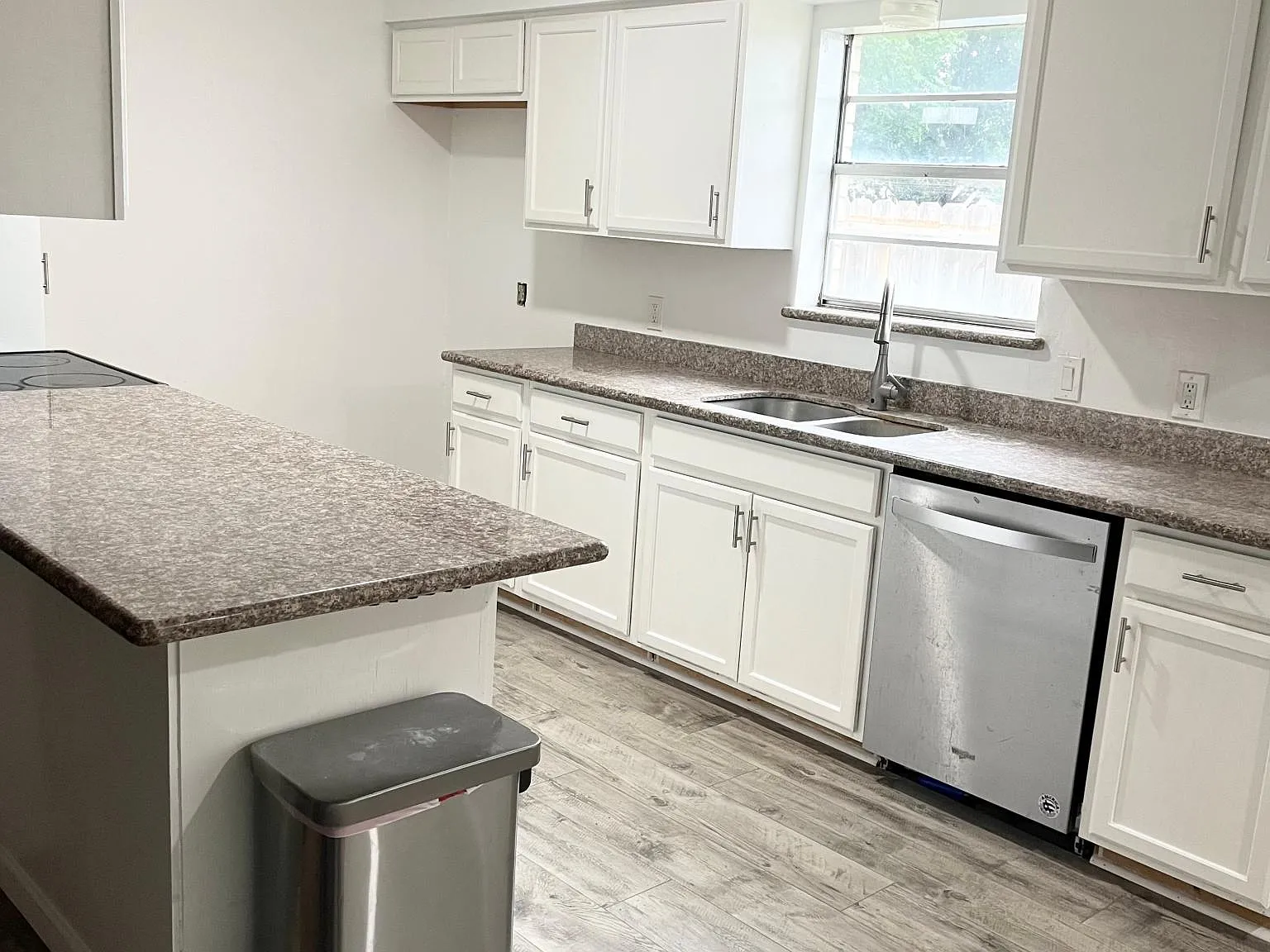 4 bed, 1714 sqft, $1,650 — Photo 2
