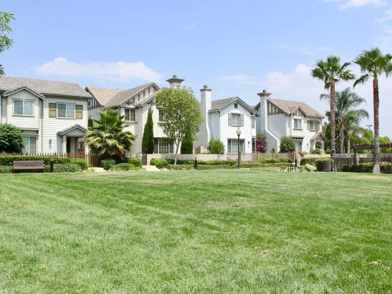 433 Merced Ct — Photo 17