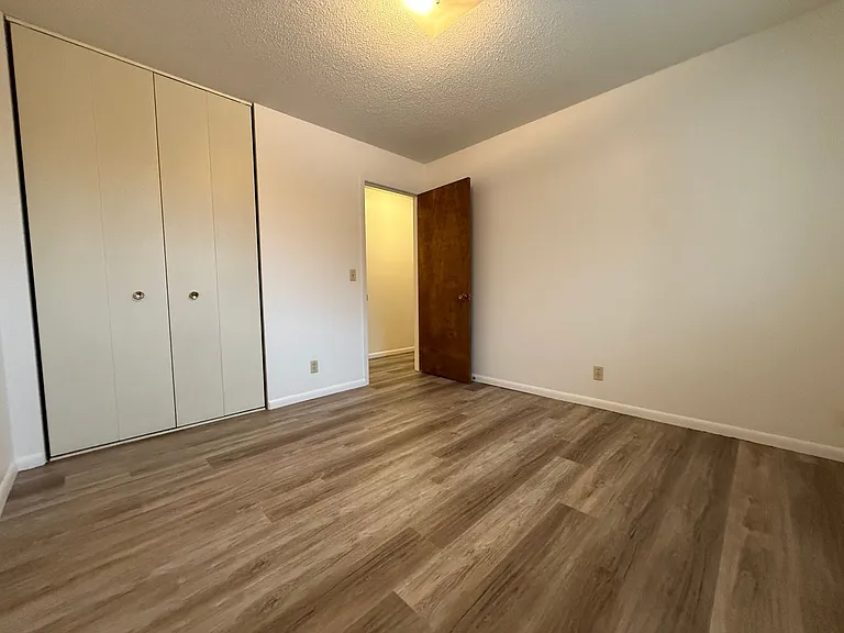1116 2nd Street SE - Uptown Apartments — Photo 28