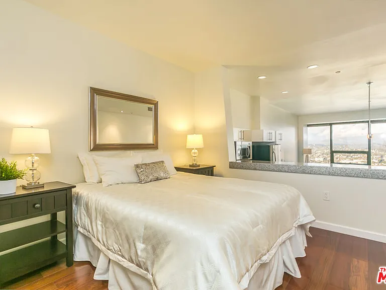 1100 Wilshire Blvd #3504 — Photo 12