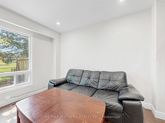 3rd image of 201 Alexmuir Blvd #134