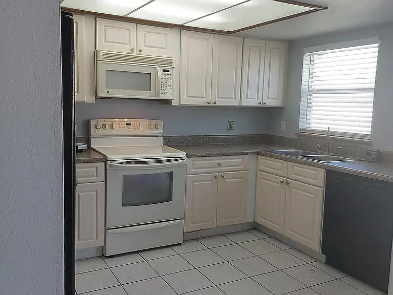 77 San Blas Ave — Photo 5