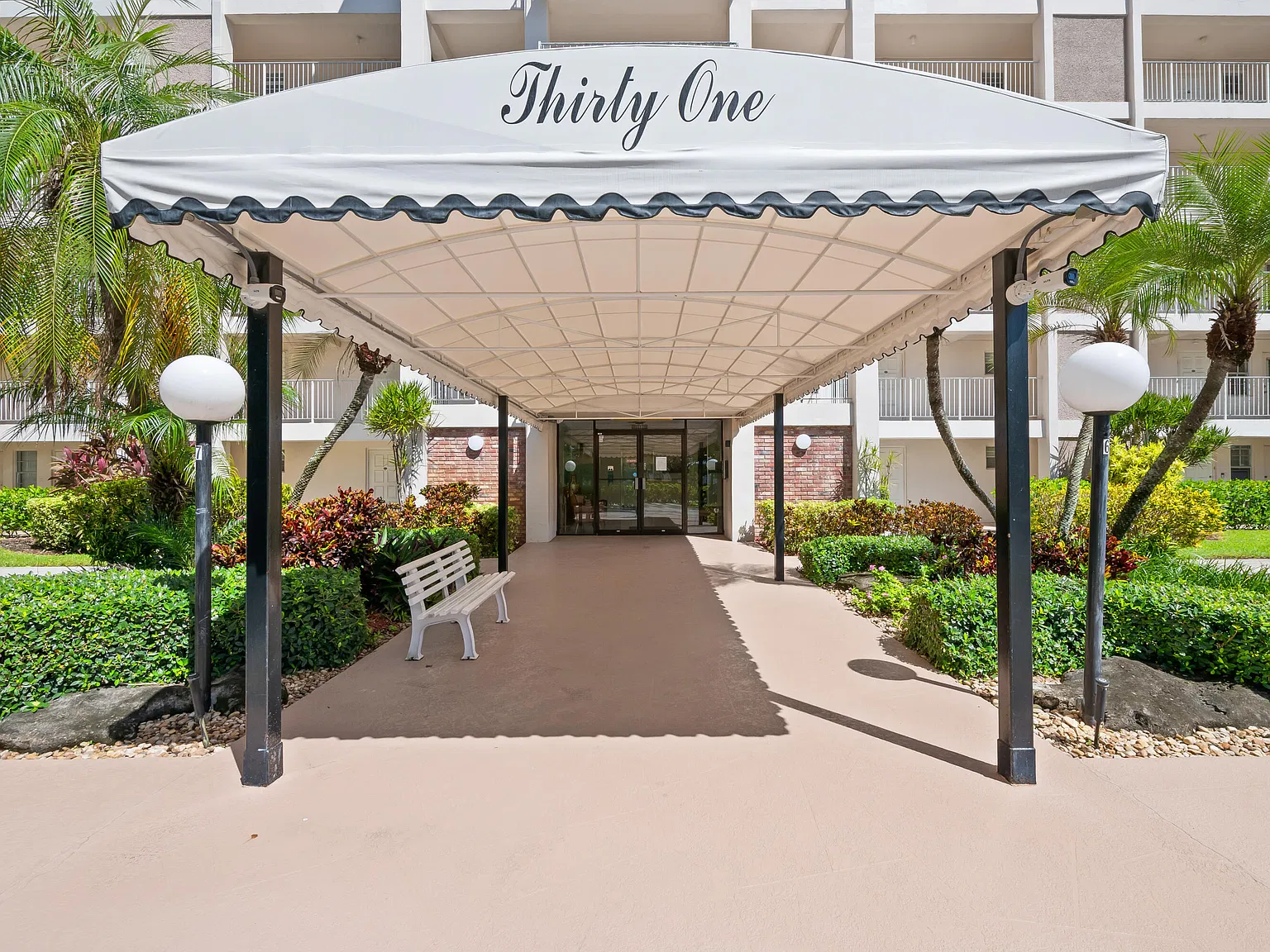 2 bed, 2.0 bath, 1100 sqft, $2,300 — Photo 3