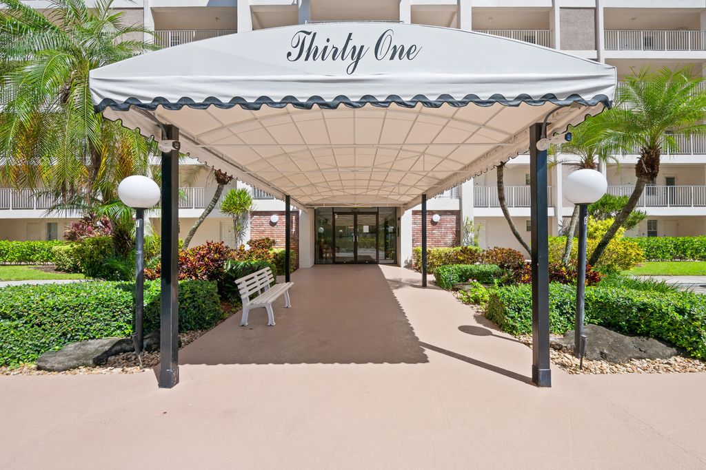 2901 S Palm Aire Dr APT 402, photo 3