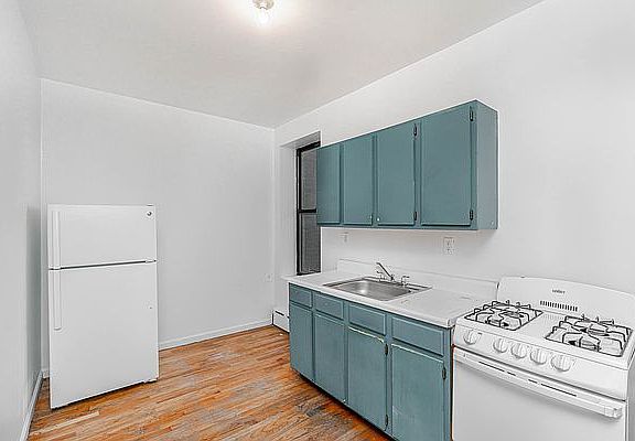 2nd image of 505 Lafayette Ave #1D