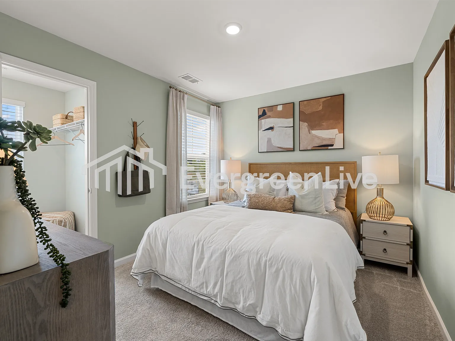 3 bed, 2.0 bath, 1274 sqft, $1,945 — Photo 4