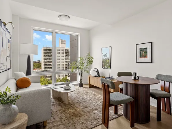 379 Ocean Pkwy #Pha, Brooklyn, NY 11218