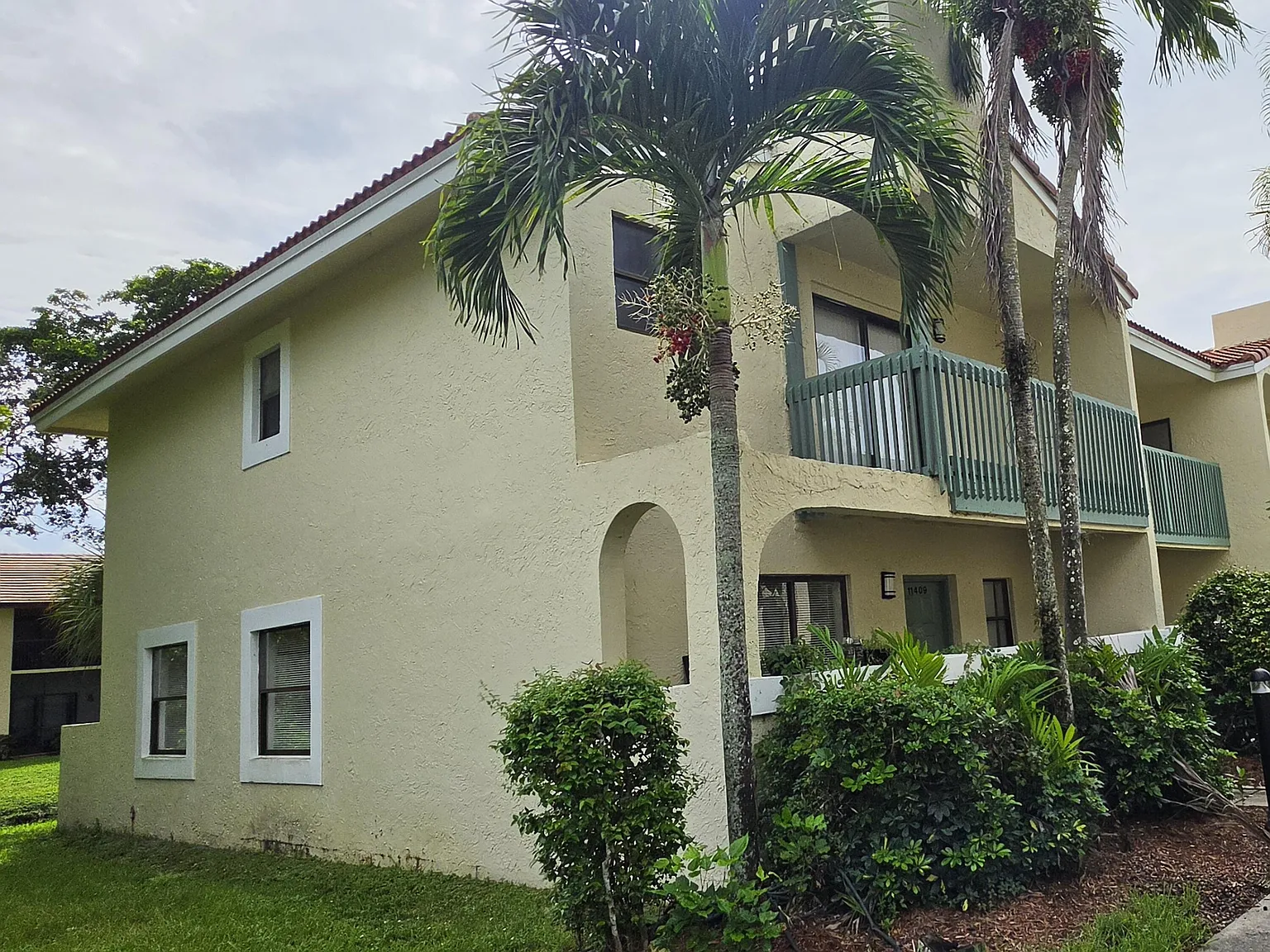 3 bed, 2.5 bath, 1630 sqft, $2,700 — Photo 2