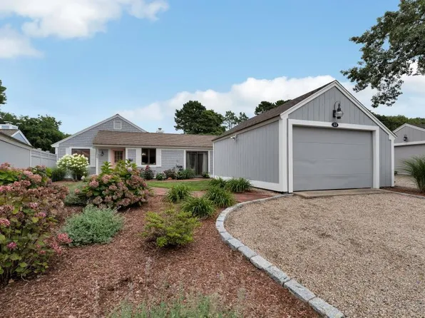 53 Brassie Way, Mashpee, MA 02649