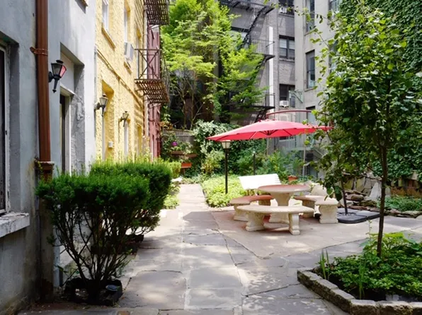 729 Greenwich Street image 5 of 7