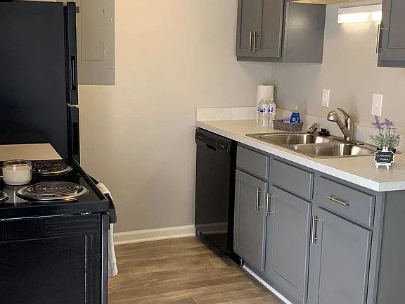 3rd image of 3311 Mountainbrook Ave #3476-06R