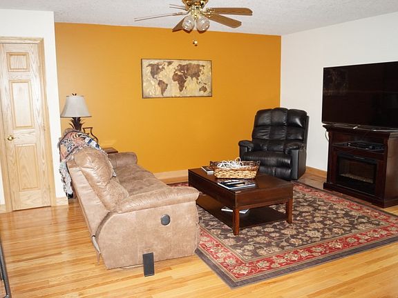 3rd image of 6963 Brown Rd