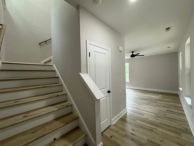 3530 Charing Cross Rd — Photo 18
