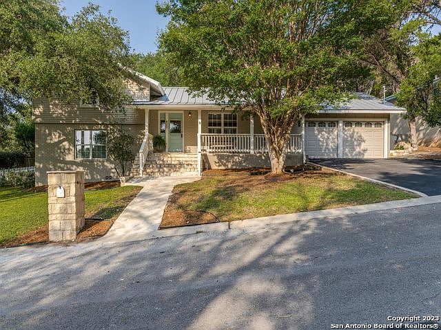 1st image of 721 LOCKENER AVE