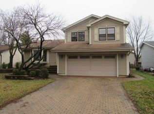 763 Galleon Ln, Elk Grove Village, IL 60007