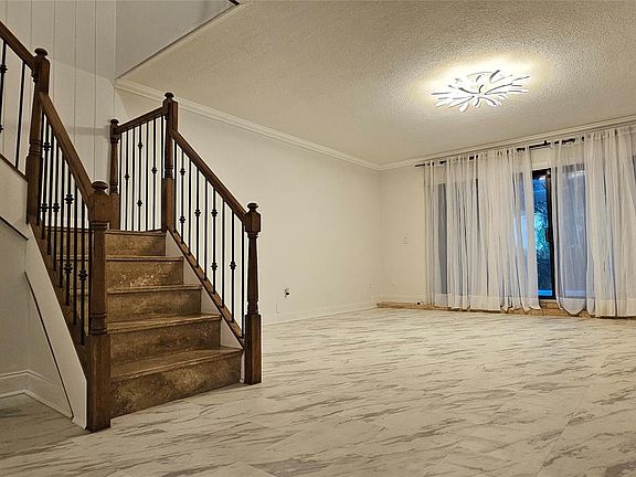 4th image of 3748 Alcantara Avenue #3748