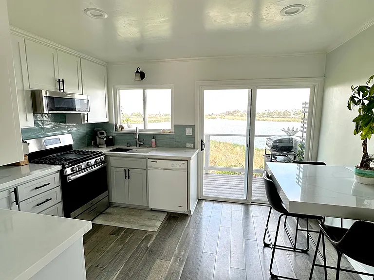 2525 Jefferson St #M — Photo 7
