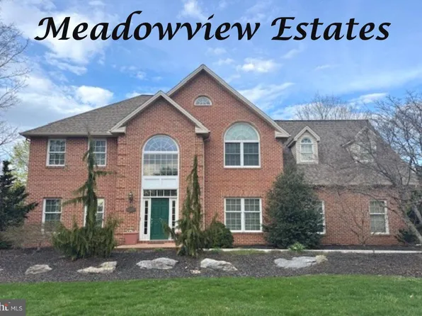 1785 Summerfield Dr, Mechanicsburg, PA 17055