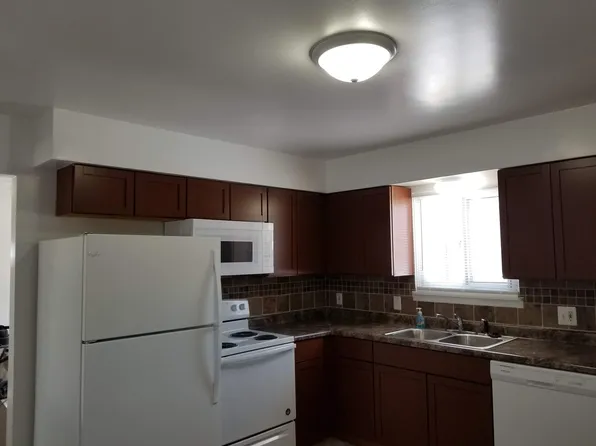 3322 W Jolly Rd, Lansing, MI 48911