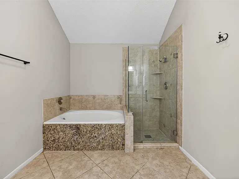 1035 Cascade Creek Dr — Photo 28