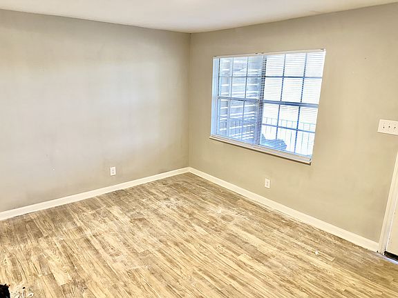 5th image of 1901 Morehead Ave #11