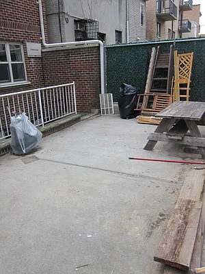 Rented by Realty 2000 Corp | media 18