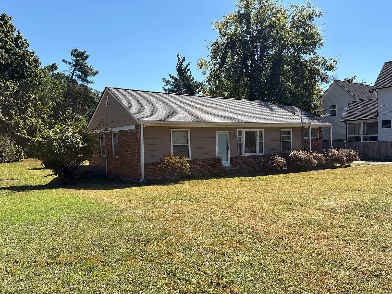 4905 Stillwood Drive — Photo 1