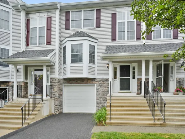 1802 Pinnacle Way #1802, Danbury, CT 06811